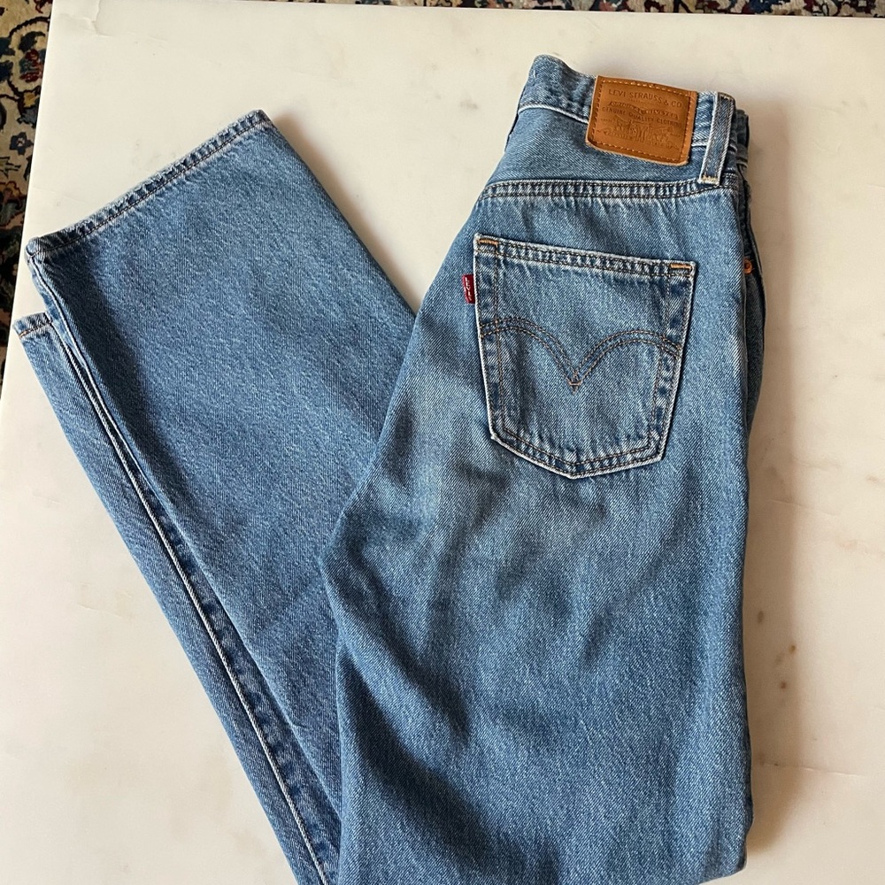 Women’s Levi’s ribcage jeans